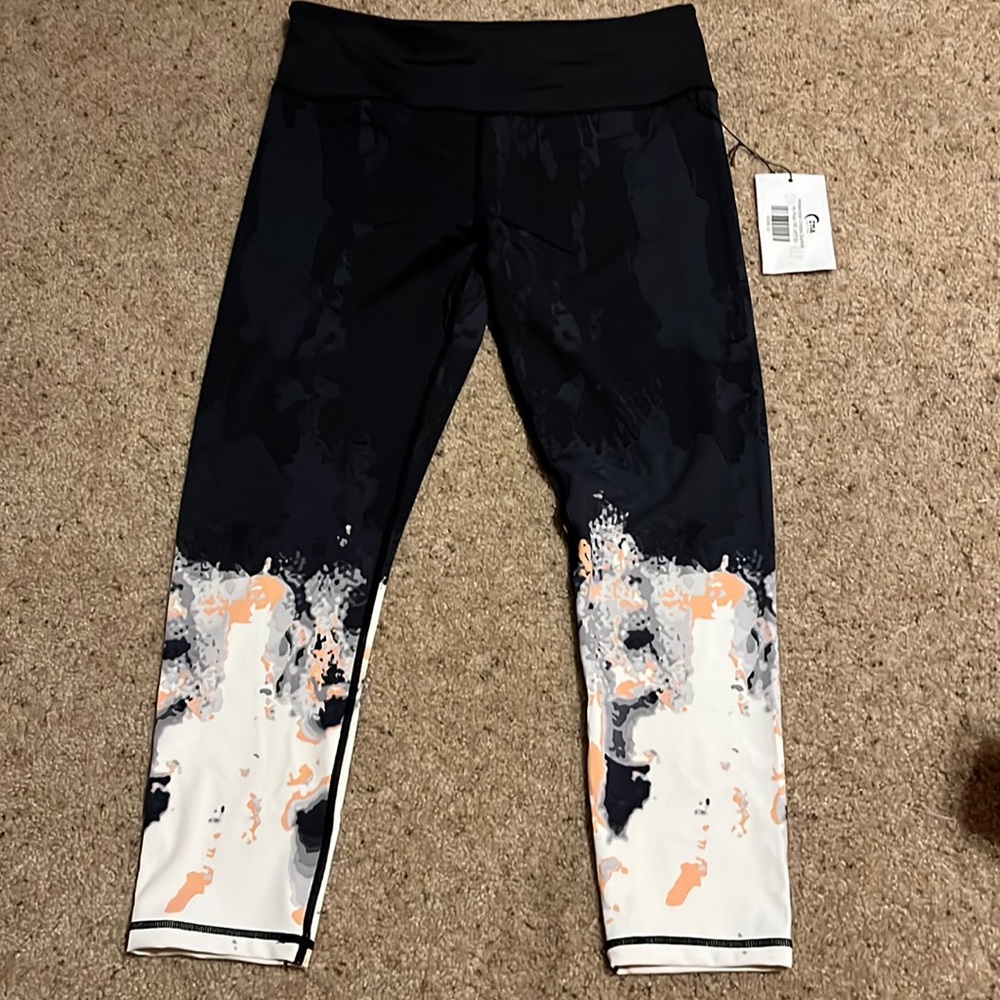 Zyia Women's Black & Peach Patterned Athletic Leggings